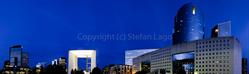 <a href=http://lago-fotoart.printart.ch target=_blank><img style=border-width:0px alt=Bild kaufen... align=middle width=18 height=18 src=/dotnetnuke/Portals/7/ContentImages/shop_icon.png/></a>
La Défense and Grand Arche after sunset